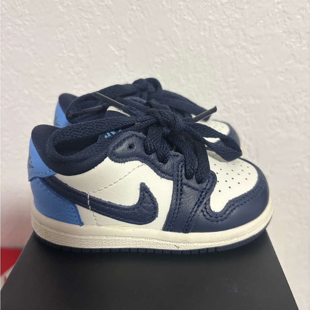 Nike Kids' White and Navy Sneakers